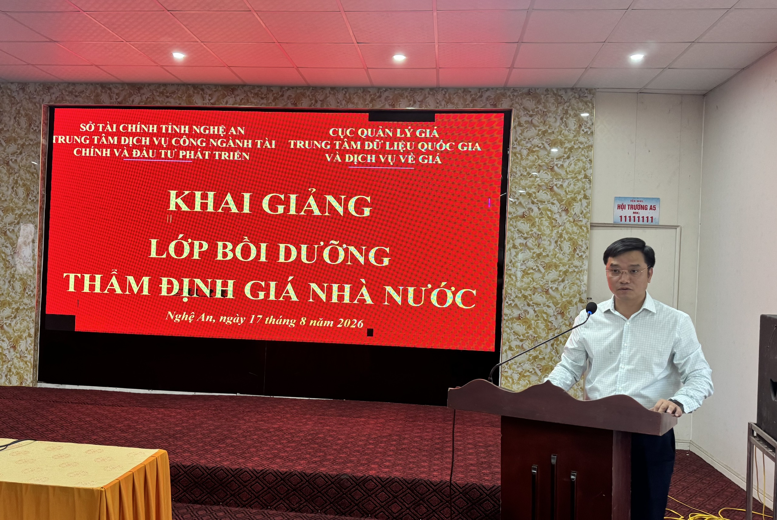 Khai giảng lớp Bồi dưỡng thẩm định giá nhà nước tại tỉnh Nghệ An